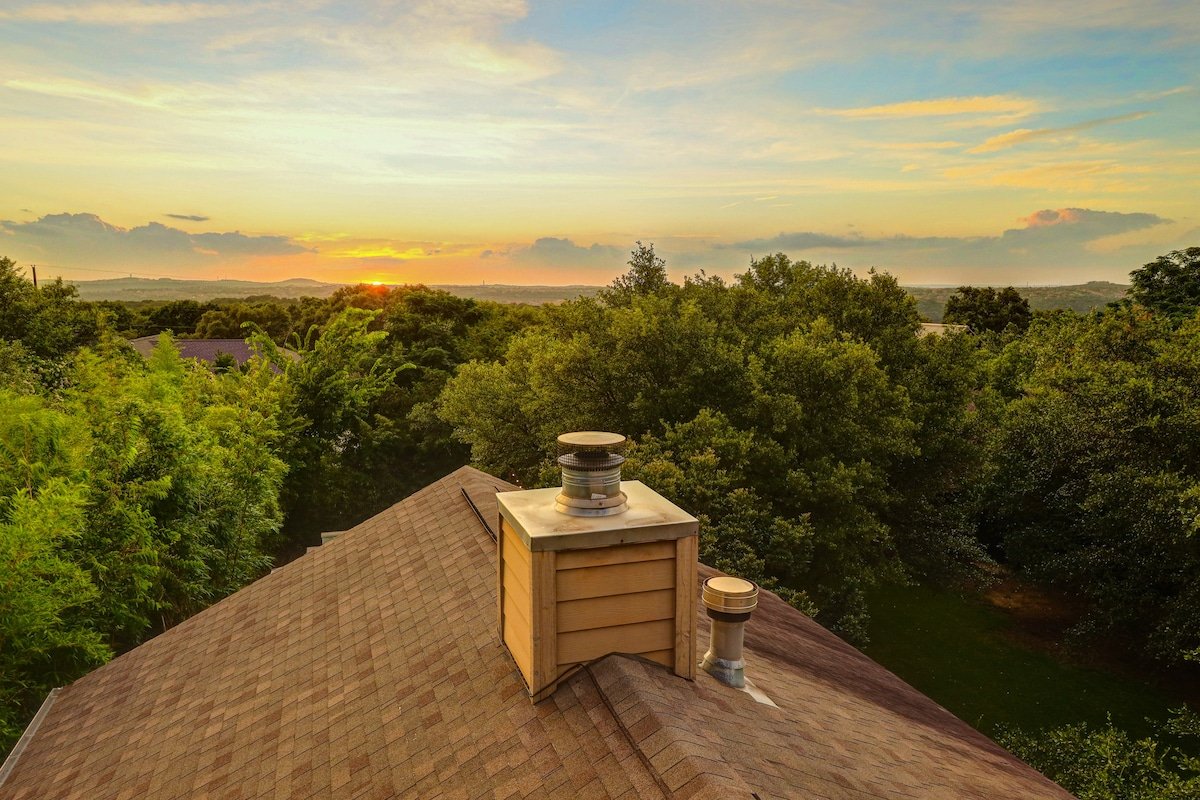 Family Holiday Retreat – Fire Pit, Pool, Hot Tub gallery image 5