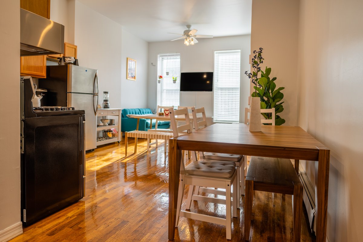 SPACIOUs Duplex w/ Pvt Bckyrd 2 Bathrooms & more