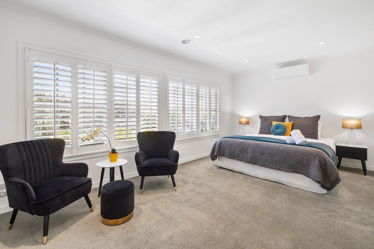 Bella Vista Retreat With Pool, 950m to Beach gallery image 4