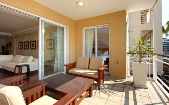 Photo 2 of Parergon 102 accommodation in V&A Waterfront, Cape Town with 2 bedrooms and 2 bathrooms