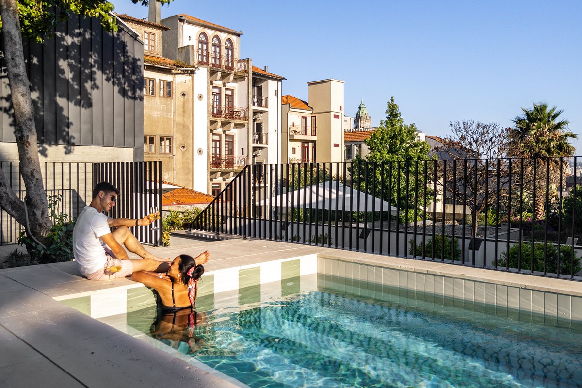 Sumptuous Escape: Heated Pool, Breakfast & Bliss