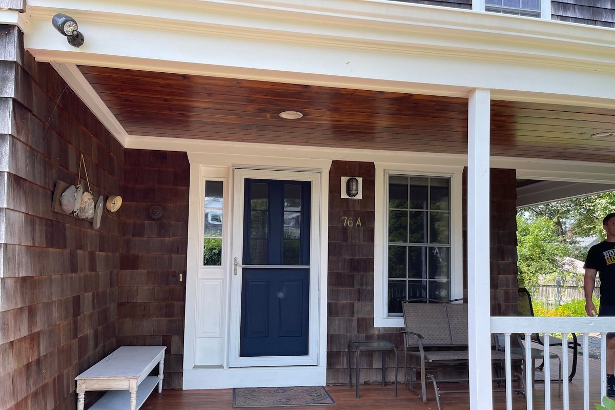 Newport/Middletown Beach House .3 mi to 1st beach! gallery image 3