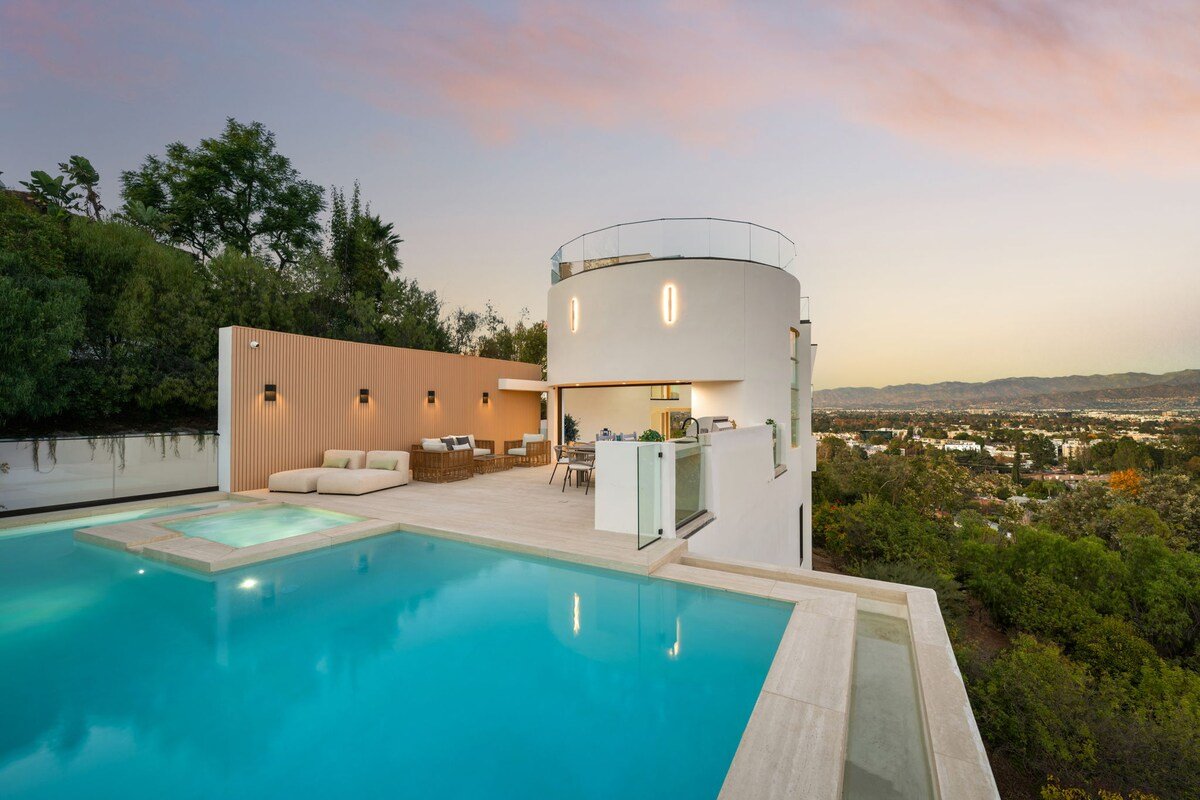 Stylish Studio City Oasis w/ Scenic Pool & Views gallery image 5