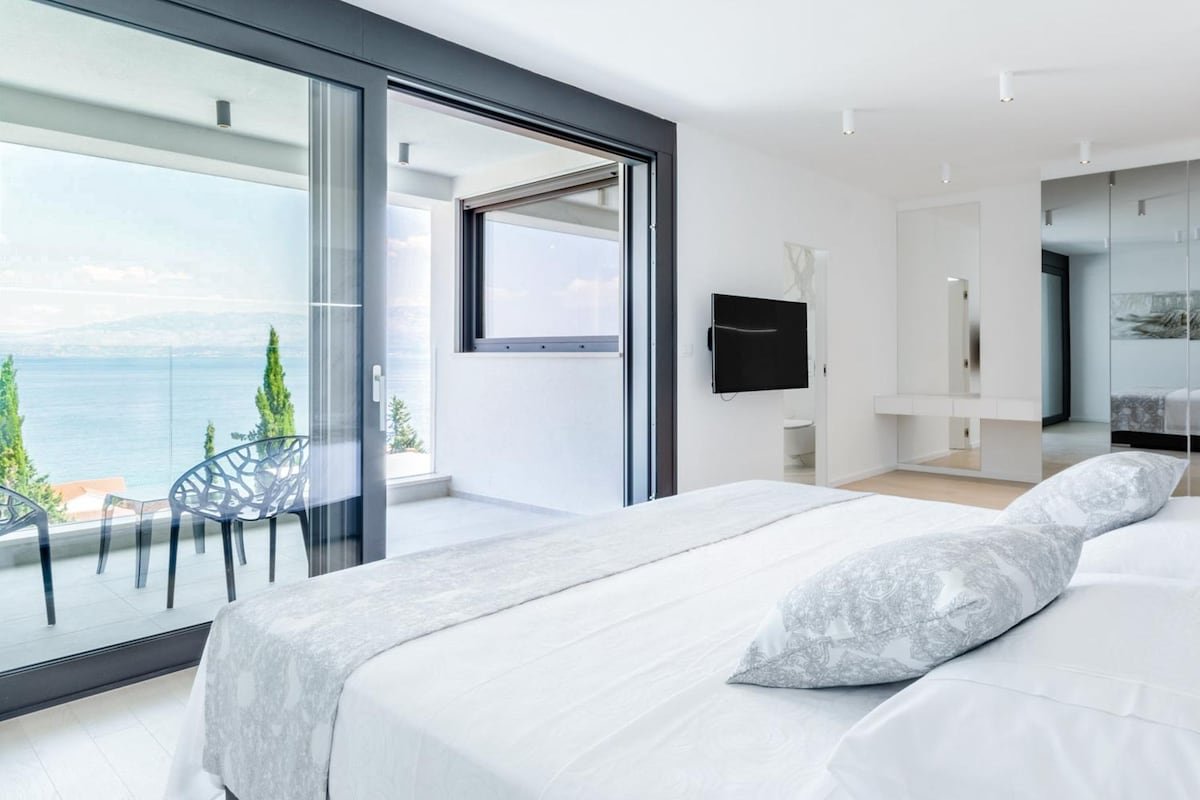 Nebo Complex gallery image 5