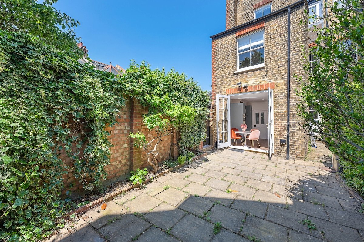 Blossom House New 3bed house in Barons Court gallery image 5