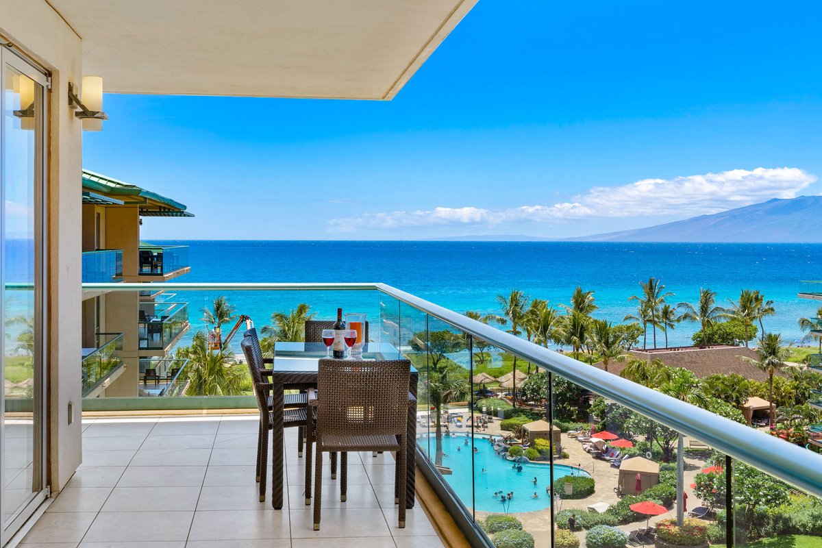 Maui Resort Rentals: Honua Kai Hokulani 715