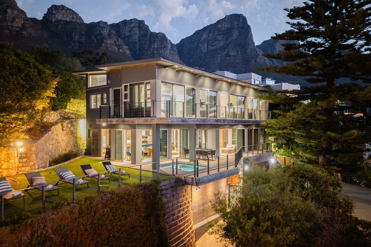 Elevation Villa over the Ocean gallery image 3