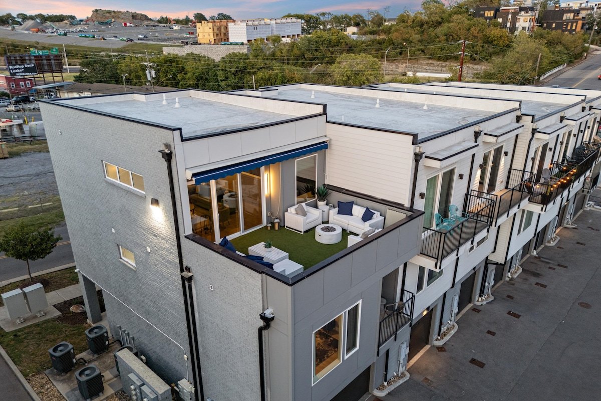 Broadway Frank 2 miles from Broadway gallery image 3