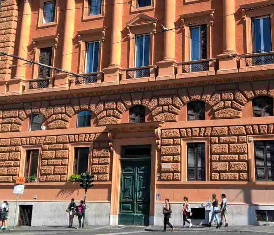 Colosseum Luxury Apartment gallery image 4