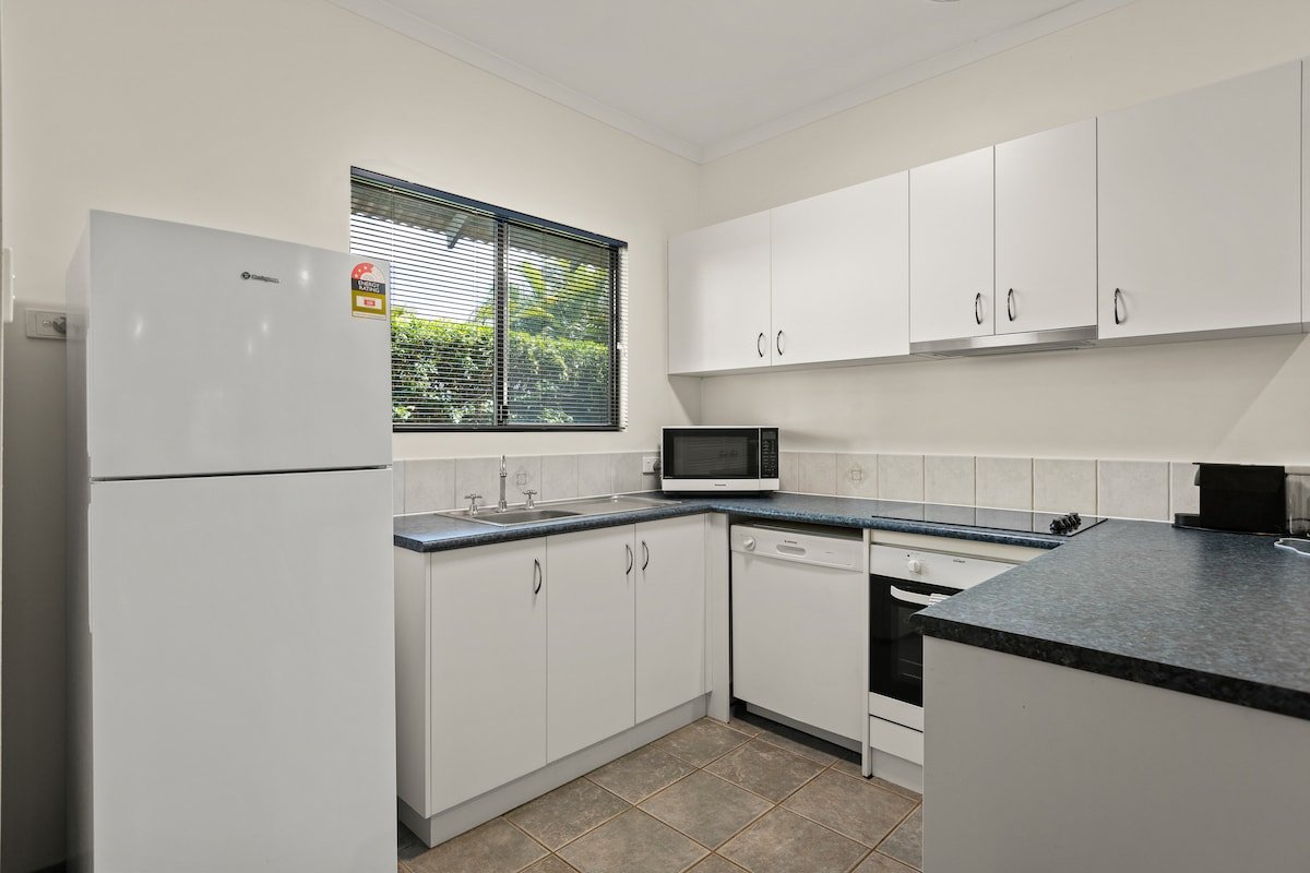 Cable Beach Apartments – 2 Bedrooms gallery image 3