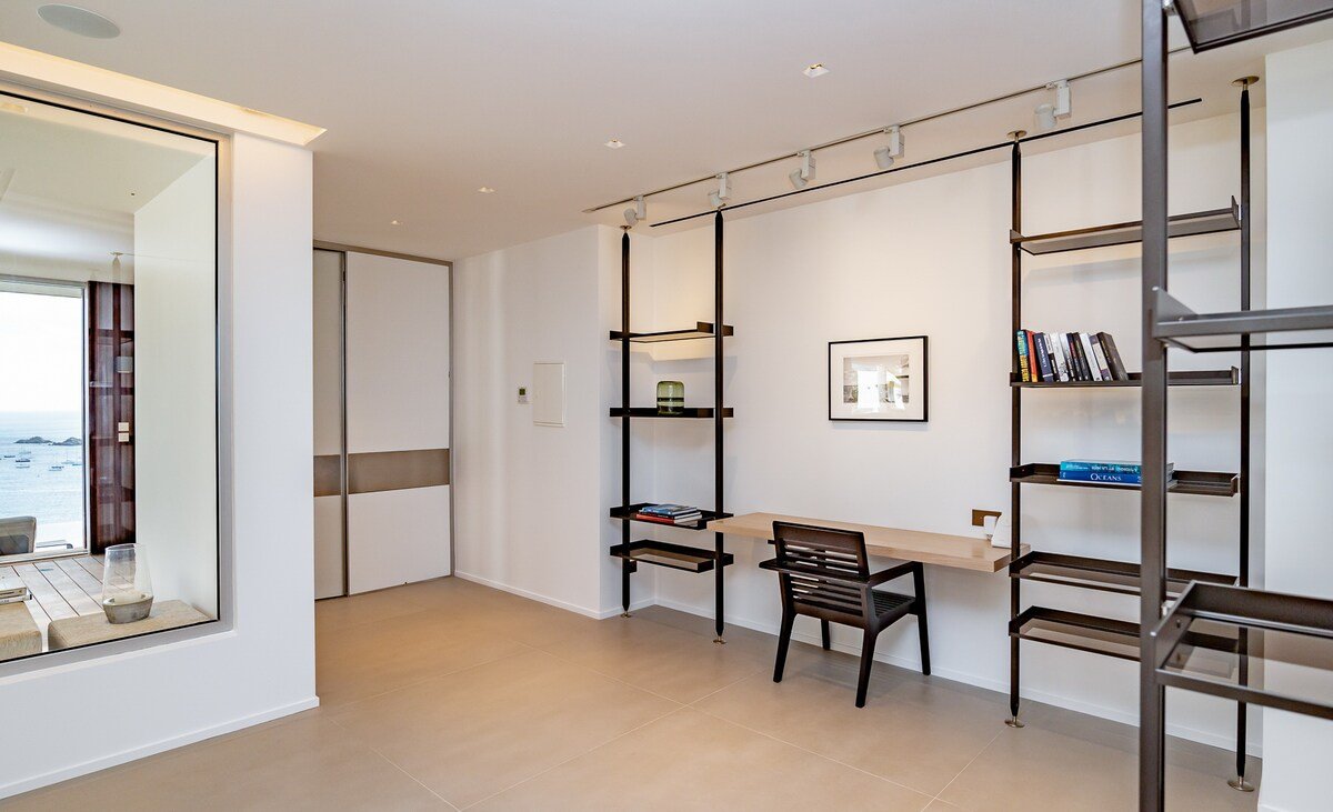 Utopic gallery image 4