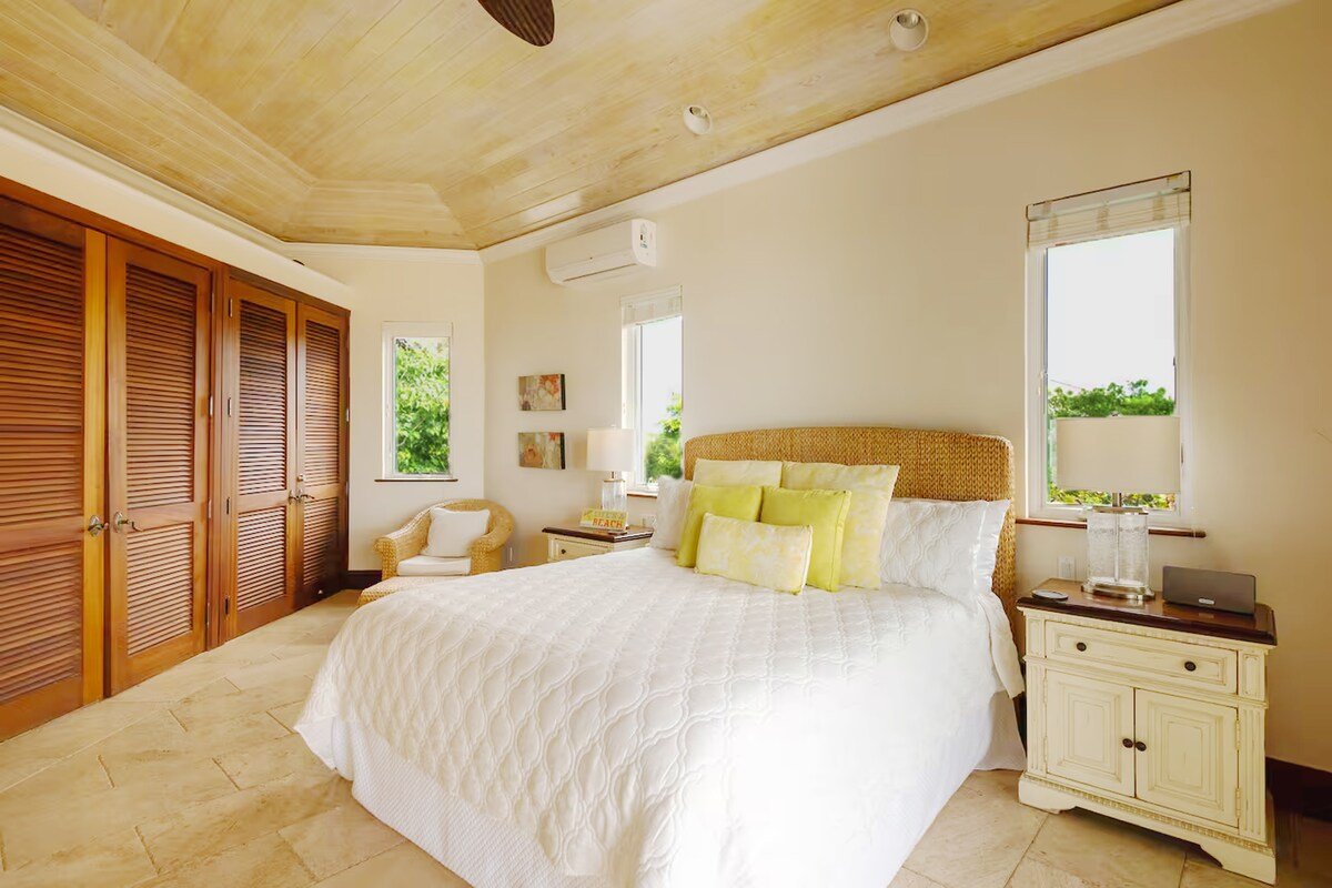 Villa Valentina: Ocean Access, Pool, Kayaks & More gallery image 5