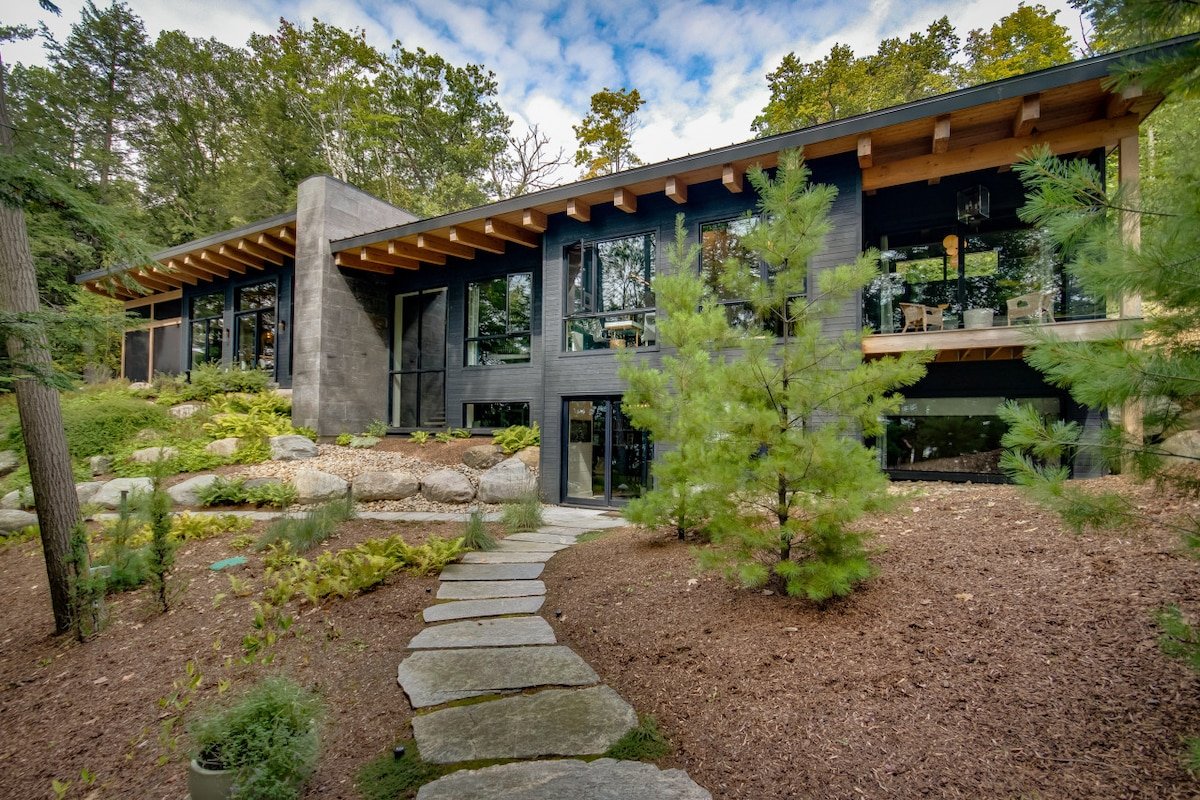 Serene Escape, Lake of Bays