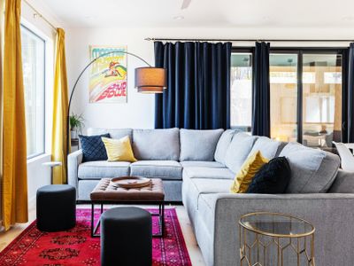 Large Private Modern House in Hip East ATX