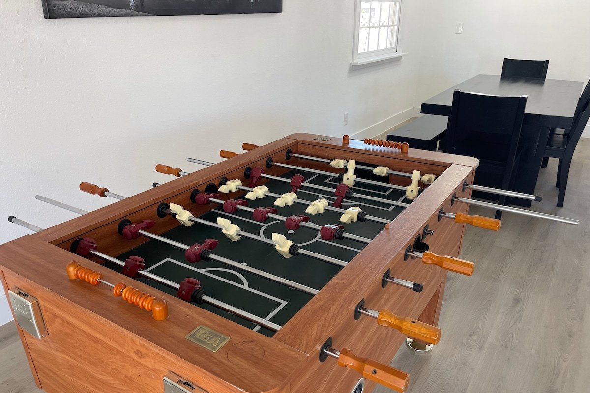 ESCAPE TO VEGAS gallery image 5