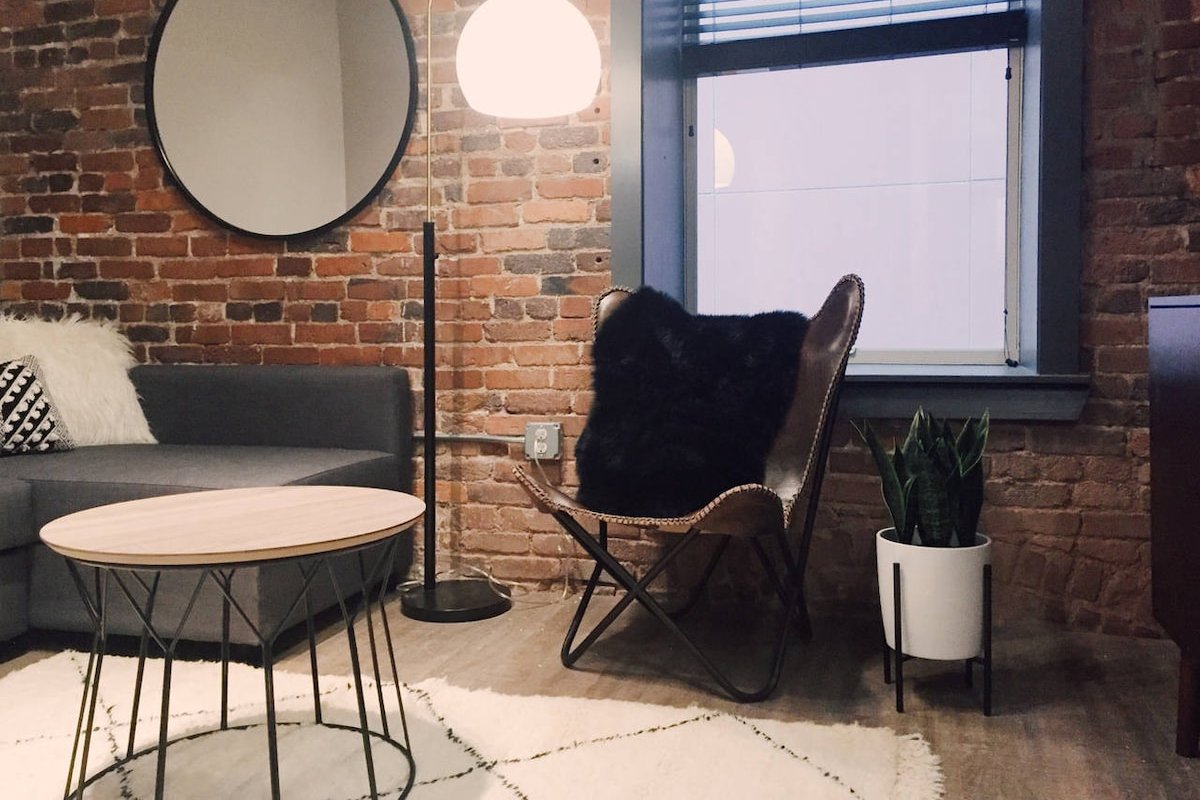 Central DOWNTOWN Loft Where all the ACTION is! 204 gallery image 3