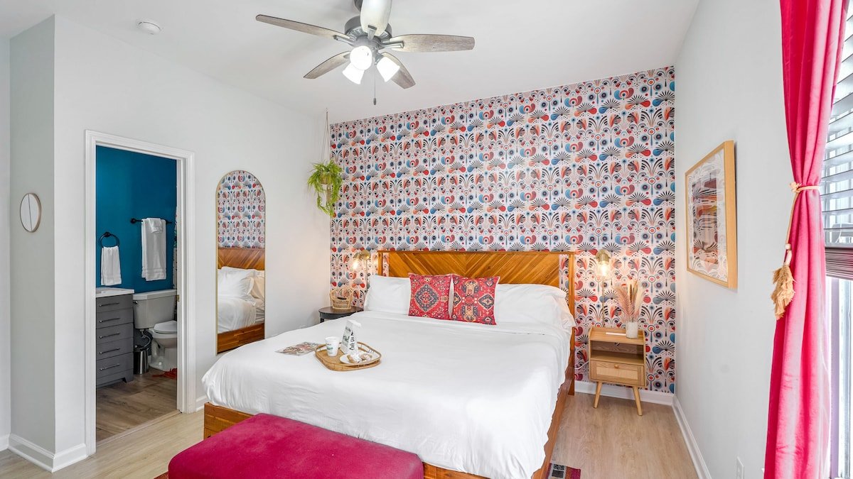 Spacious Retreat by FQ | Mini-Pool | EV Parking gallery image 5