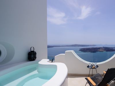 Aethria Suite with Caldera View