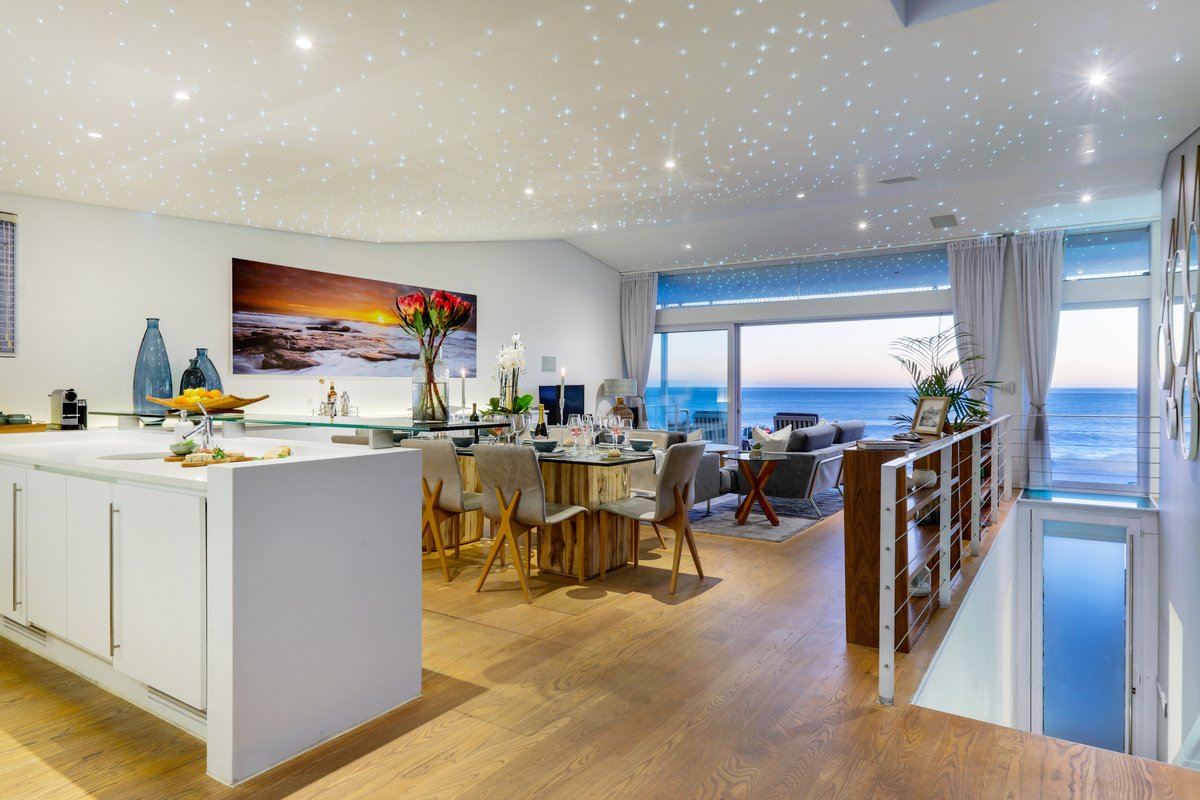 Exclusive Camps Bay Villa On The Edge Of The Ocean