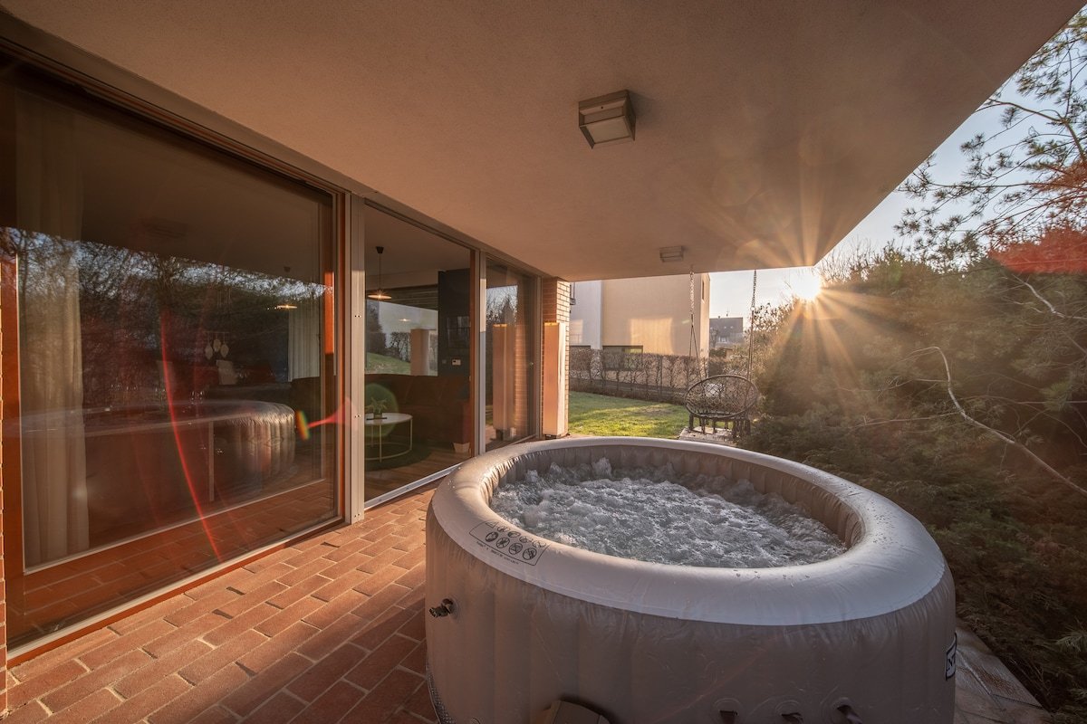 Stylish Ap in modern villa with whirlpool&terrace gallery image 3