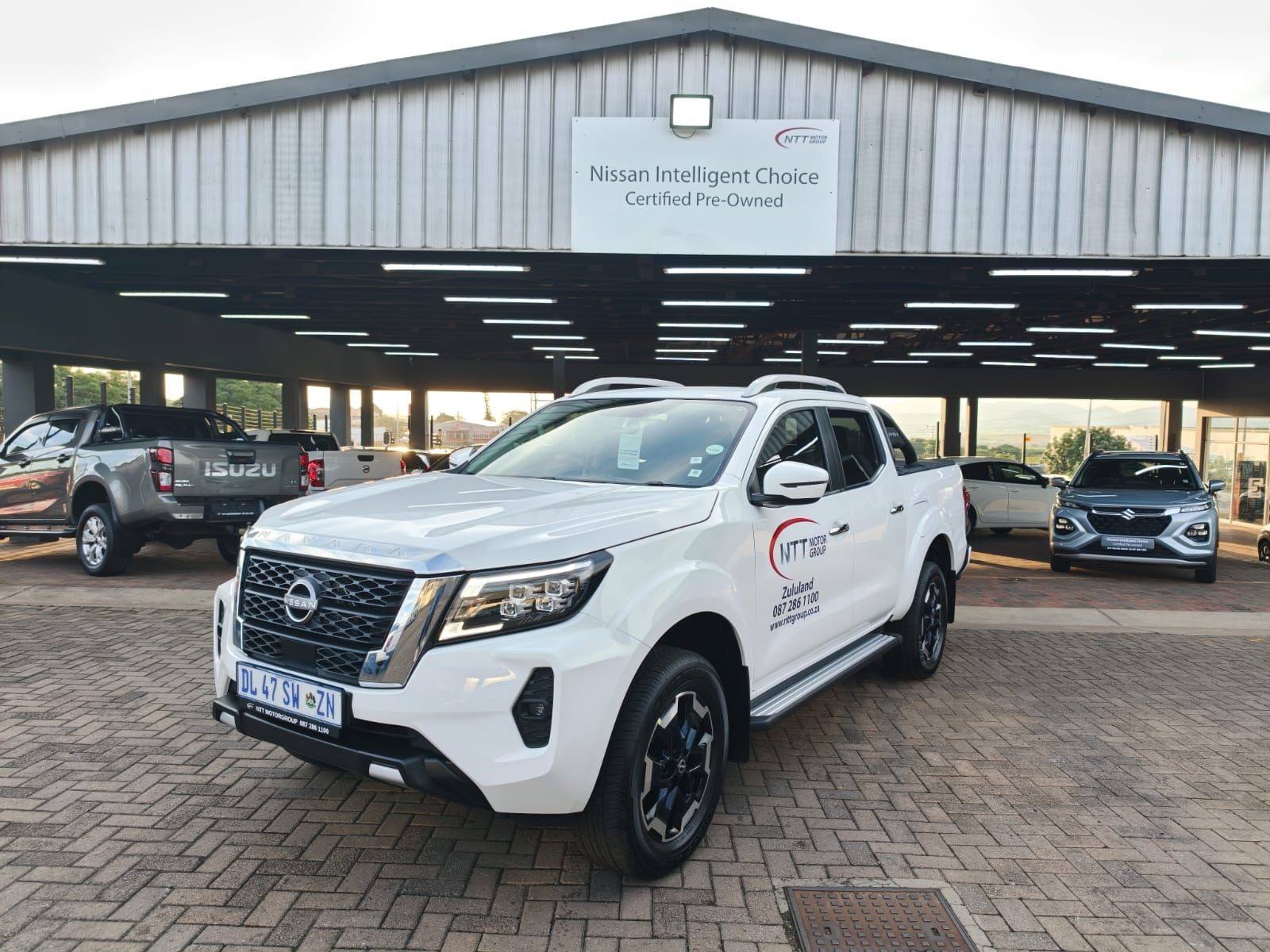 NISSAN NAVARA 2.5D LE 4X2 AT  for Sale in South Africa