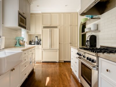 Large, Beautiful Flat in Cow Hollow