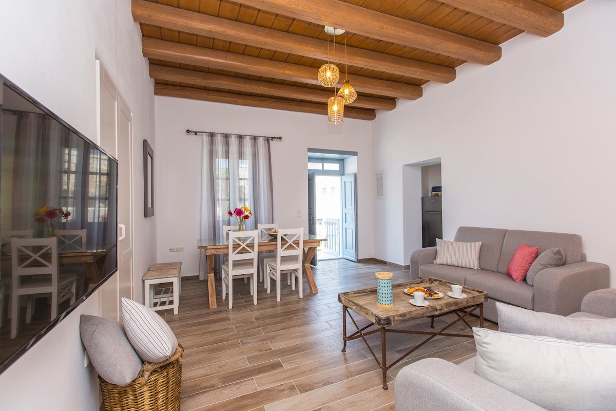 Two Apartments with Sea and Castle view 5-8 people gallery image 2