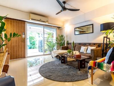 TANA CASA 12 Large Sathorn Townhome 6BR w/ Parking