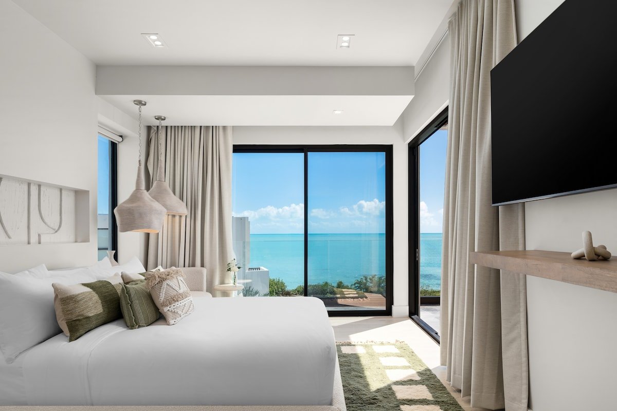 Coco Rock – Villa Angelina gallery image 2