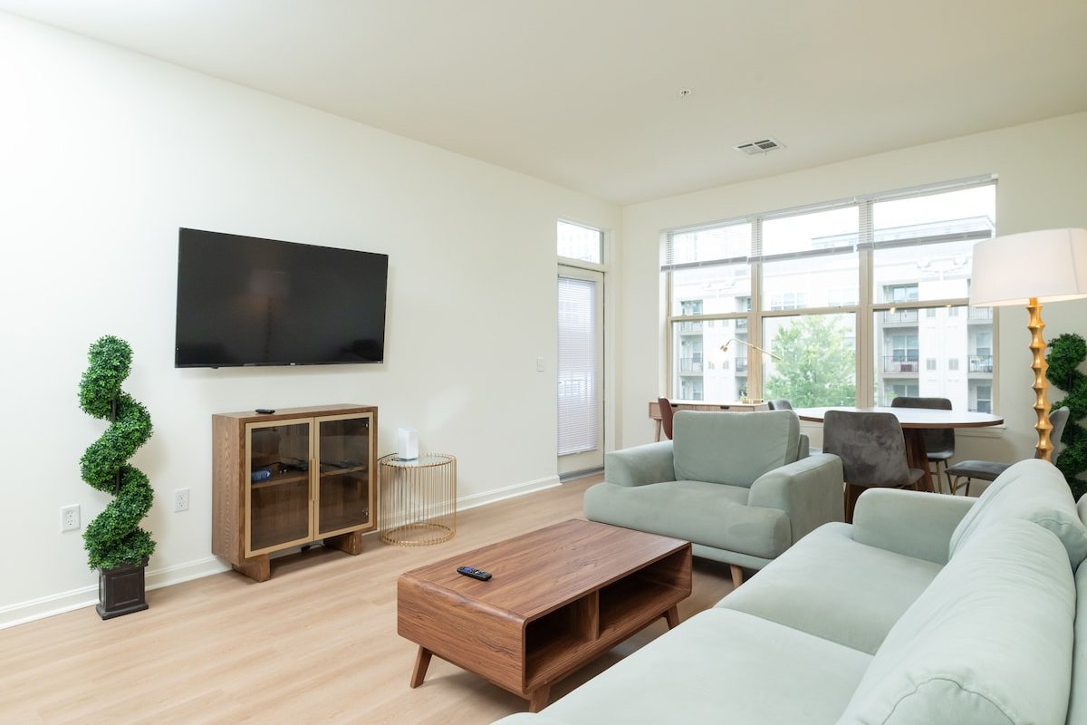 Kendall/Central Square Condo near MIT + Parking gallery image 2