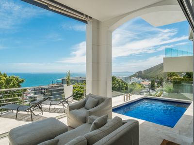 Ocean View Elegance – Majestic villa in Bantry Bay
