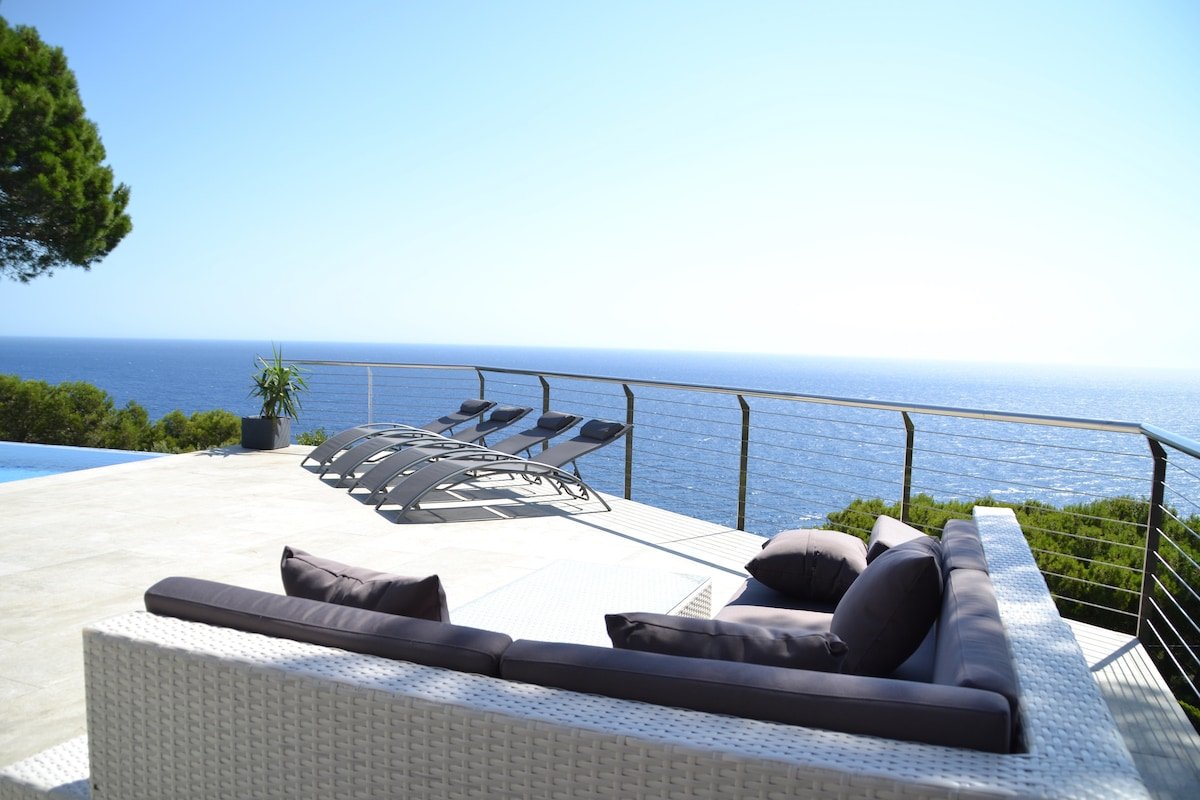 Luxury villa, sea views, heated pool, Begur gallery image 3