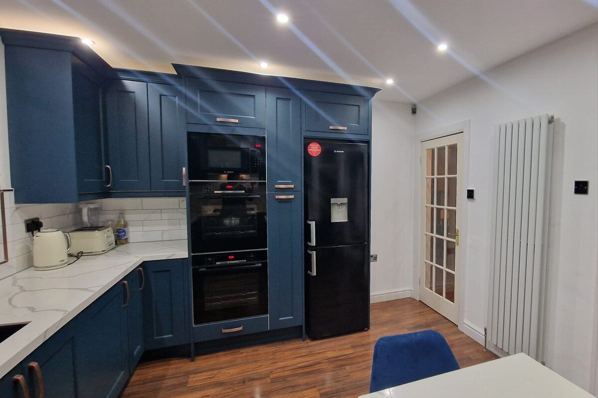 Lovely 4 bed House close to Manchester Airport. gallery image 5