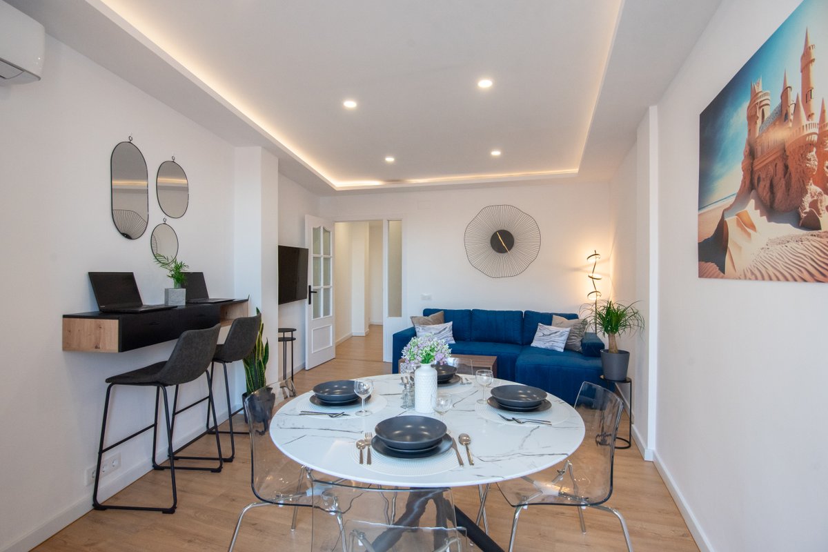 Family flat second line to the beach Poblenou area