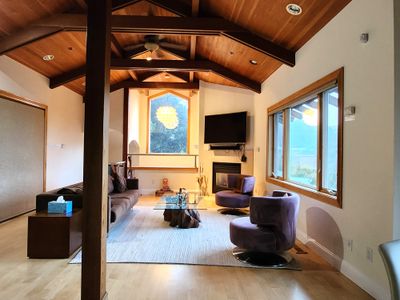 CHIC & EXCLUSIVE HOME IN PRIVATE TRANQUIL SETTING