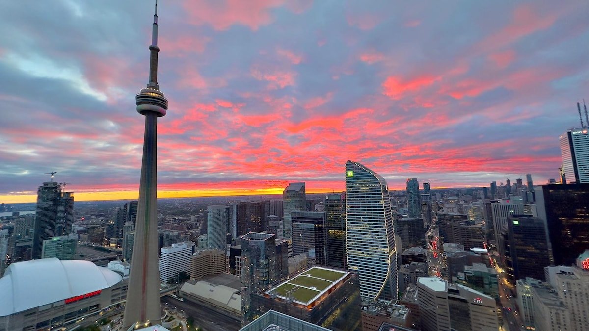 60th Floor Panoramic Sunset Skyline 5beds Condo gallery image 2