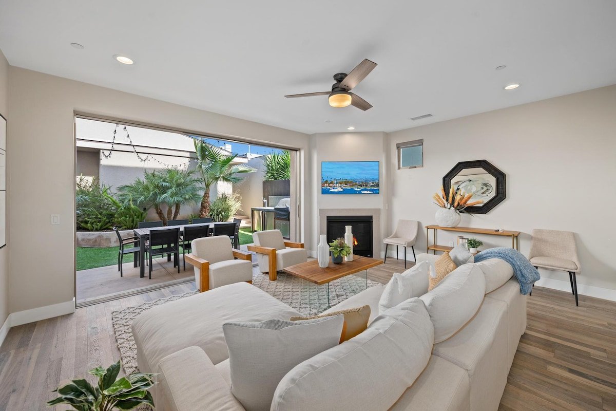 Perfect for Families | Upgraded Beach Home | AC gallery image 2
