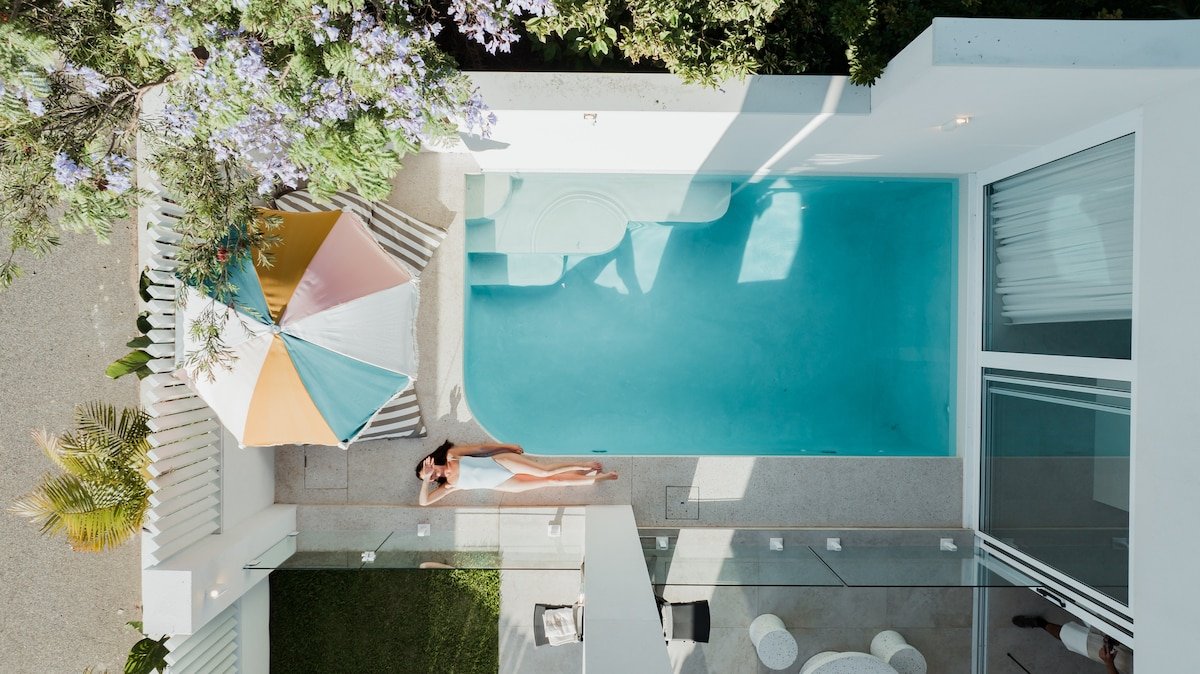 Pura Vida Retreat – with pool gallery image 2