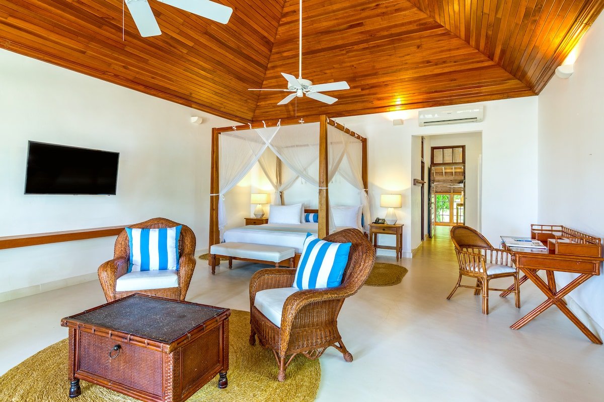 Idle Awhile Villas- Almond 4 Bedroom Villa, Negril gallery image 5