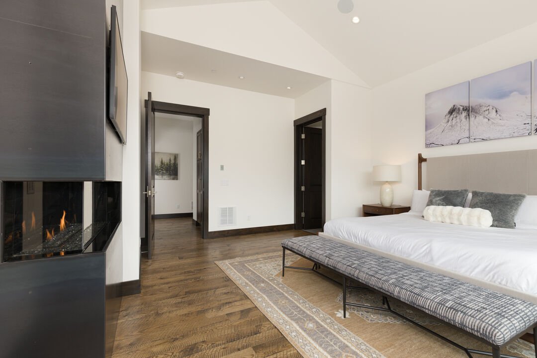 New! Luxury ski-in/ ski-out home w private hot tub gallery image 5