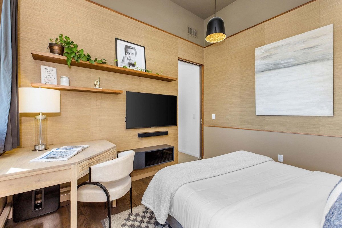 Chateau Lumier by Stay Awhile gallery image 4