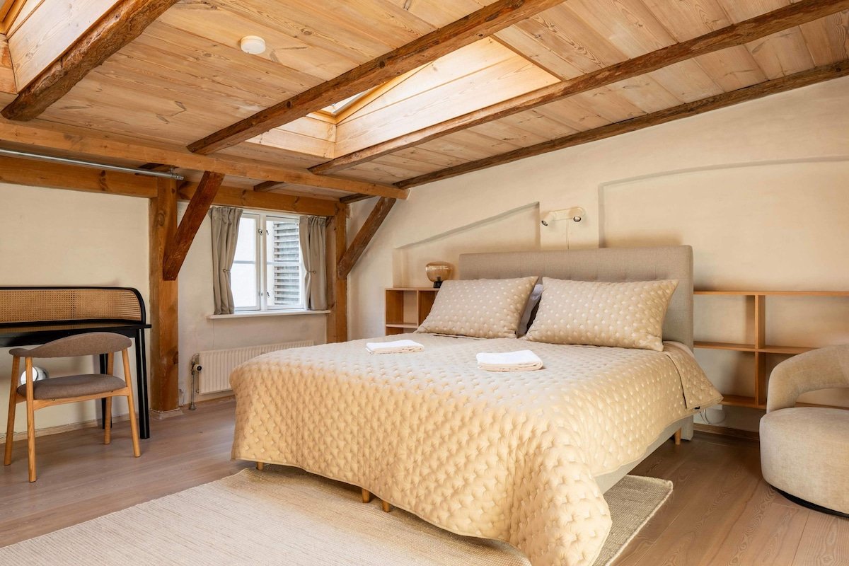 Charming 4BR Duplex in Nørrebro gallery image 3