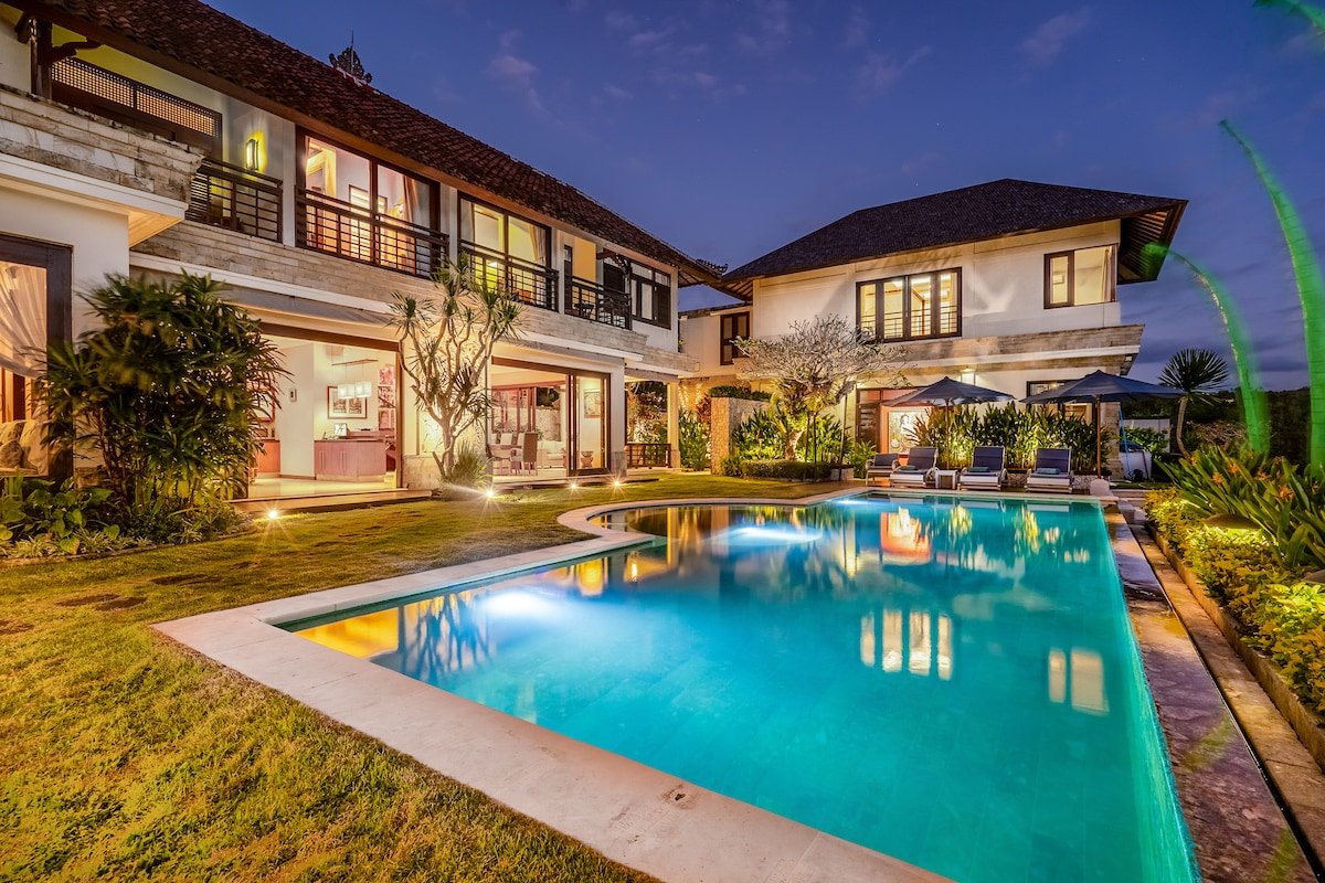 Luxury Villa with Sea View – Butler Service & Spa gallery image 5