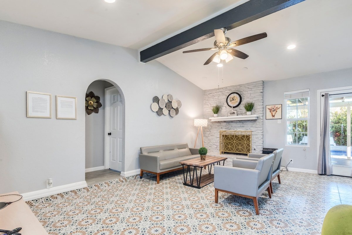 Heated Pool/Spa/BBQ/Foosball/Arcade/Domain gallery image 5