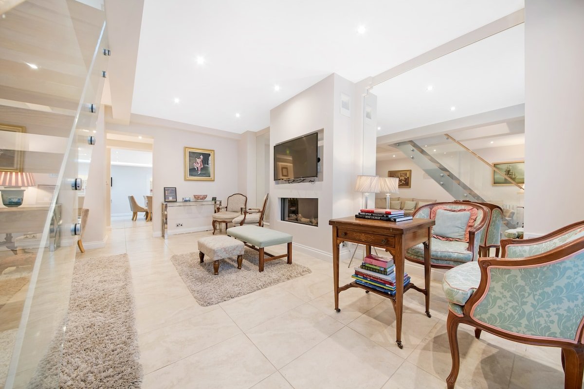 Entire Stunning Nothing Hill House with terrace gallery image 4