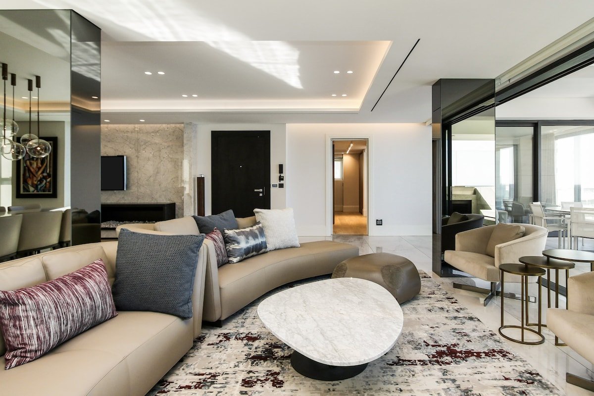 Aurum 701 gallery image 2