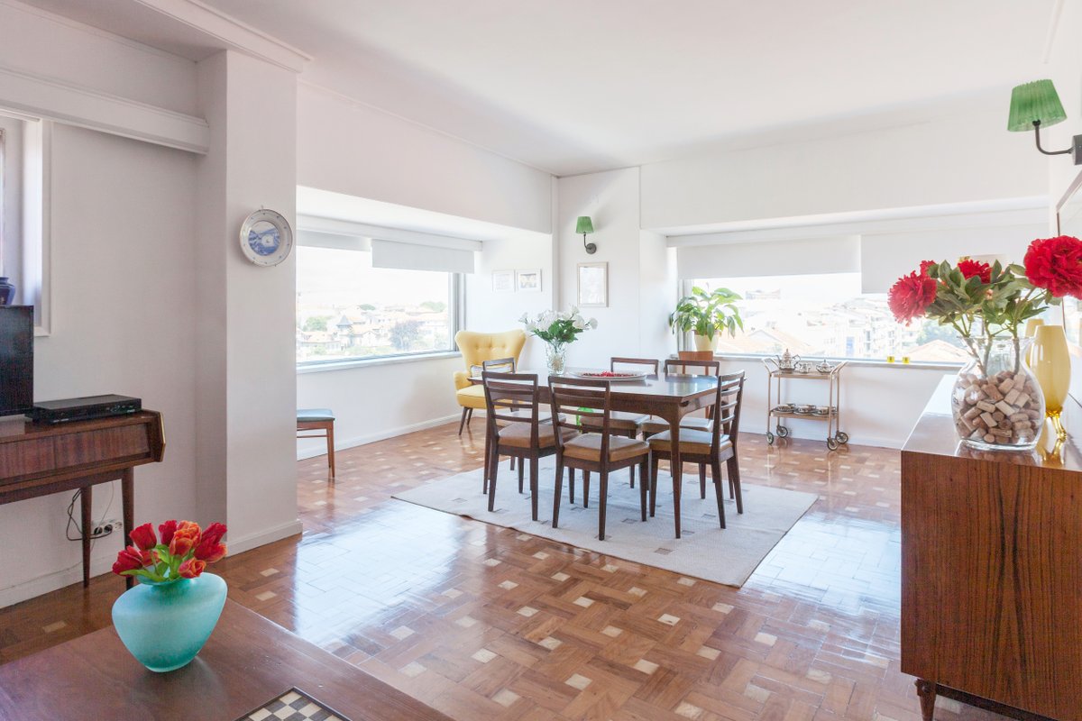 Vintage Apt. 2 / 4 – 12 People – 2 Free Parking