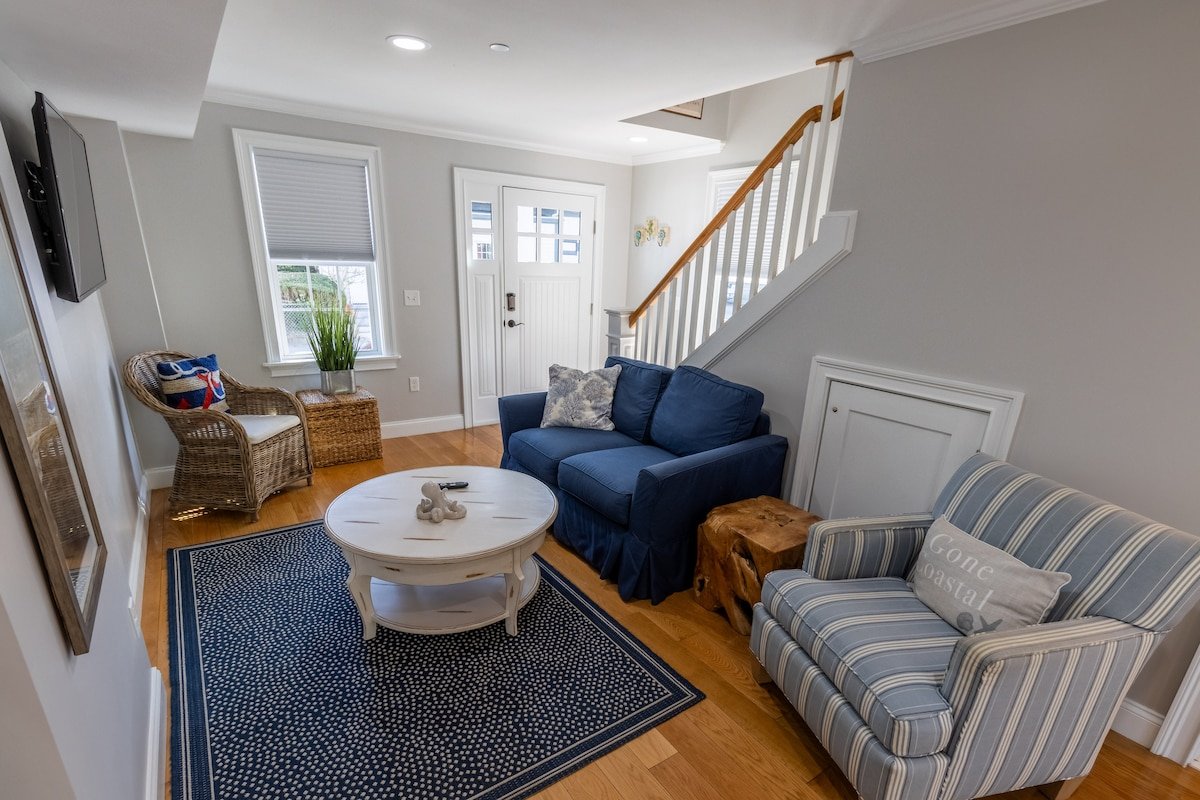 2 Levels, Gourmet Kitchen Minutes to Ocean Dr gallery image 3