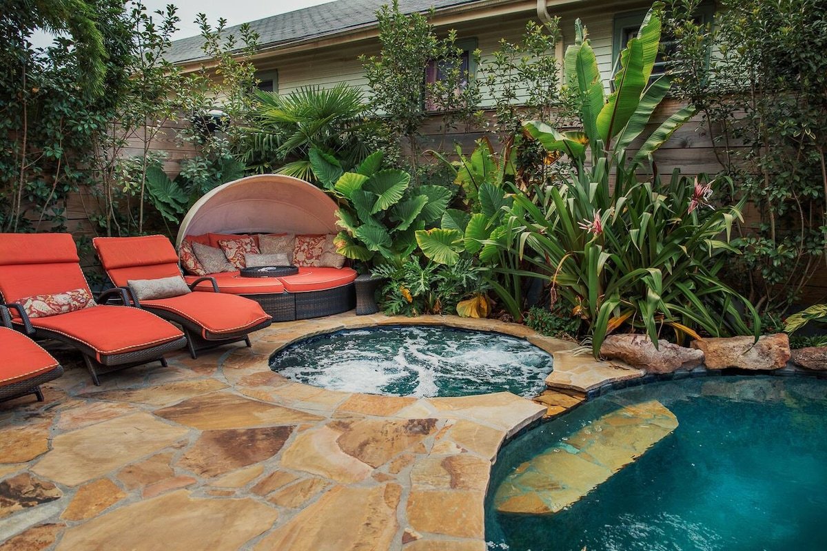 Decadent Maison | Private Heated Pool gallery image 3