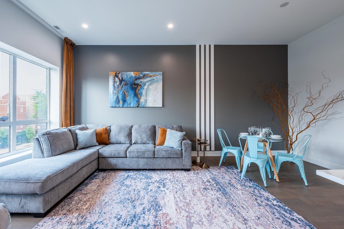 Grant Park-10 min Free P-Spot EV&Balcony Sleeps 12 gallery image 3